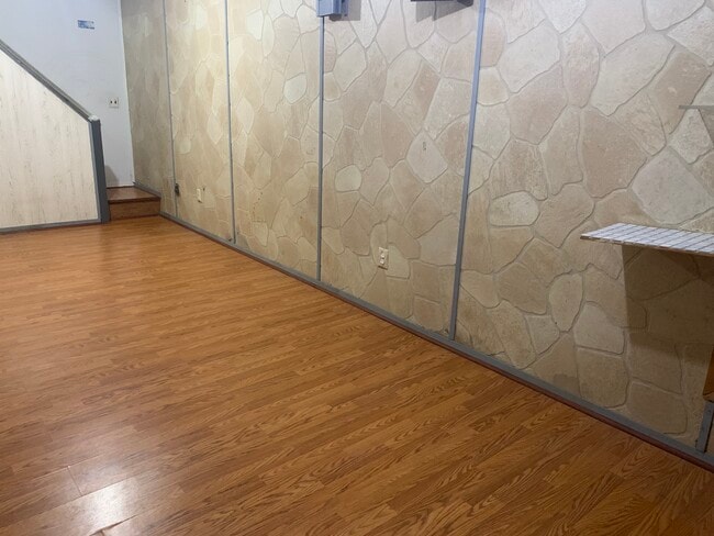 Building Photo - 1023 Cricket Ln