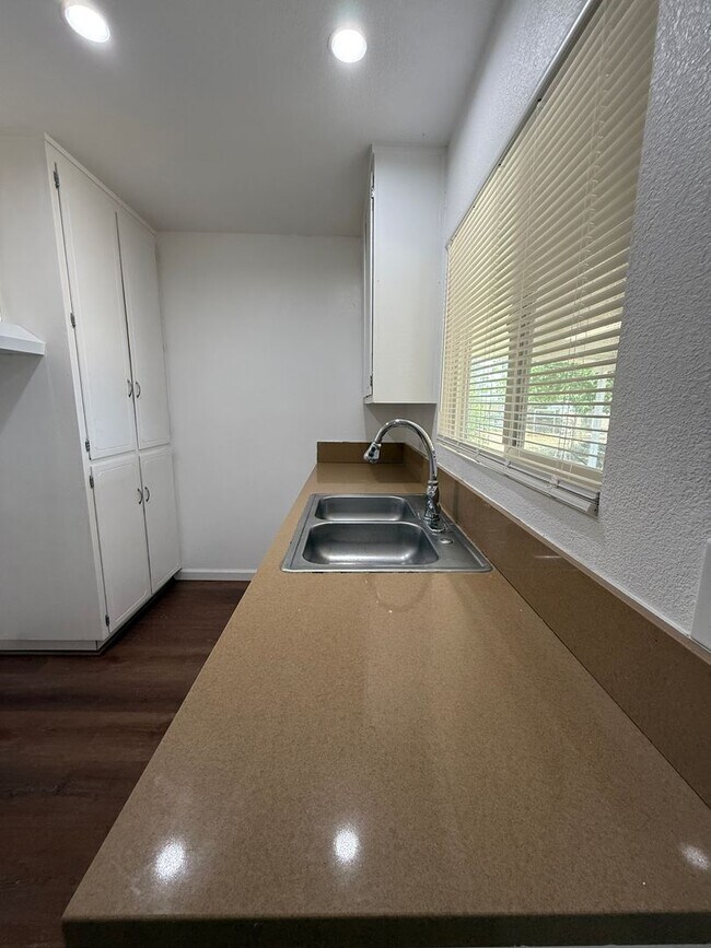 Building Photo - Charming 4-Bedroom Home for Rent in Hesperia, CA!