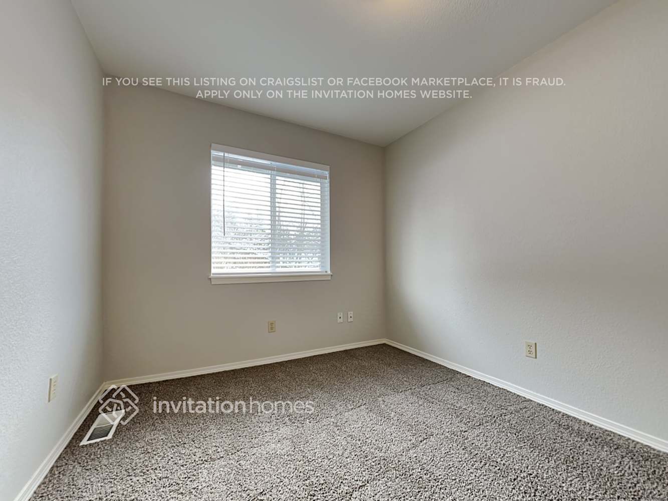 Building Photo - 1722 Mapleview Ct NE