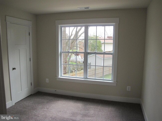 Building Photo - 43 Lee St