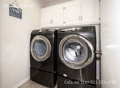 Building Photo - 15730 W Locust St