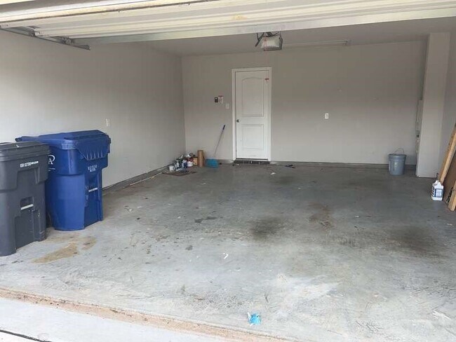 Building Photo - 14537 Montclair Way