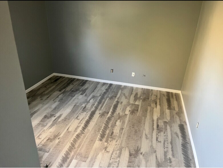 Building Photo - 210 Teakwood Ln