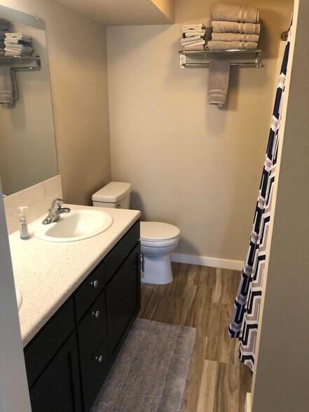 Full bath - 99 N 1850 W #19