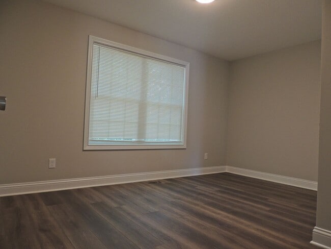 Building Photo - COMING SOON -  Charming Home in Maryville ...