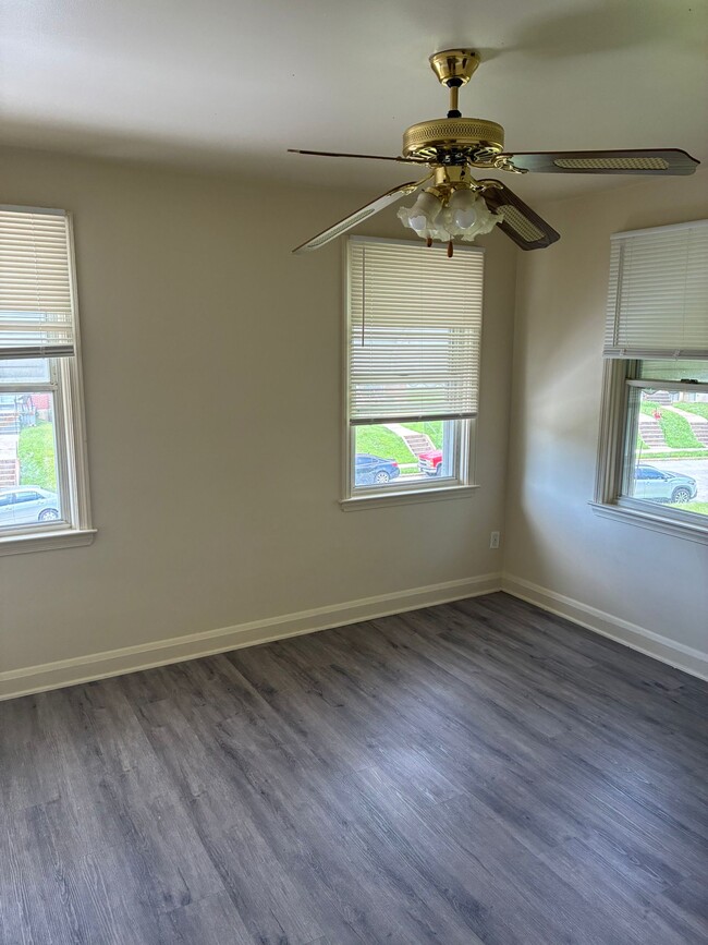 Building Photo - 549 Lucia Ave