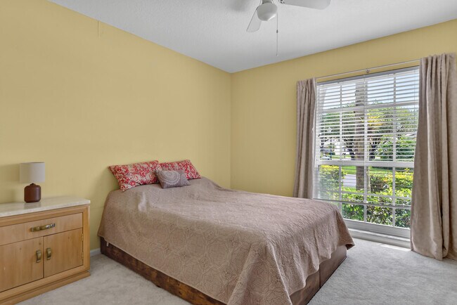 Building Photo - 348 Eagleton Golf Dr