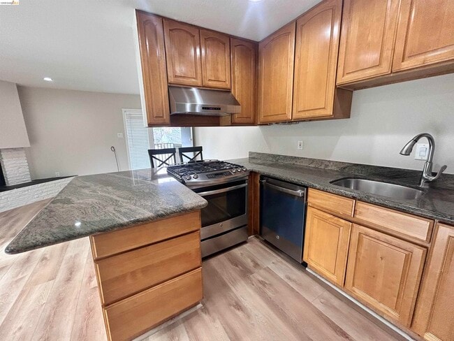 Building Photo - 3620 Walnut St