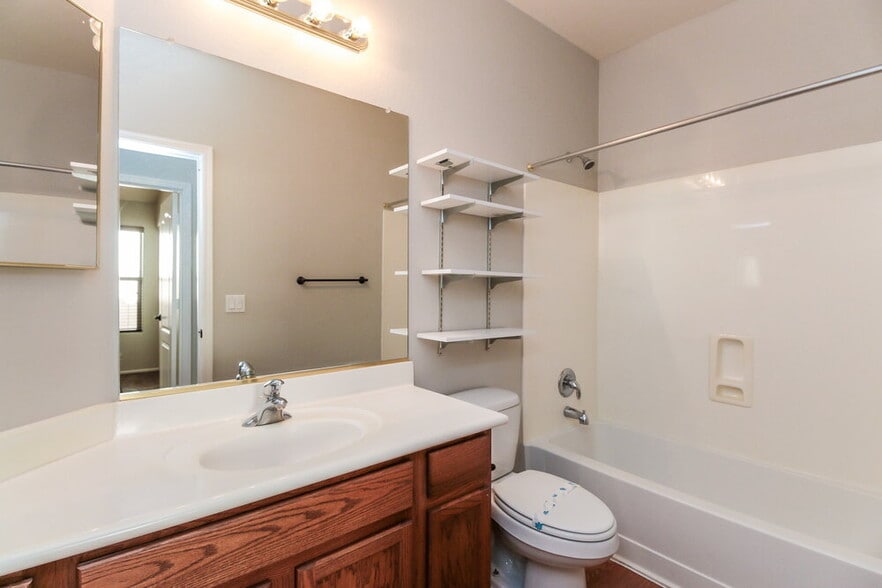 Building Photo - 38141 N Rusty Ln