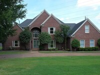 Building Photo - 2520 Fox Hill Dr