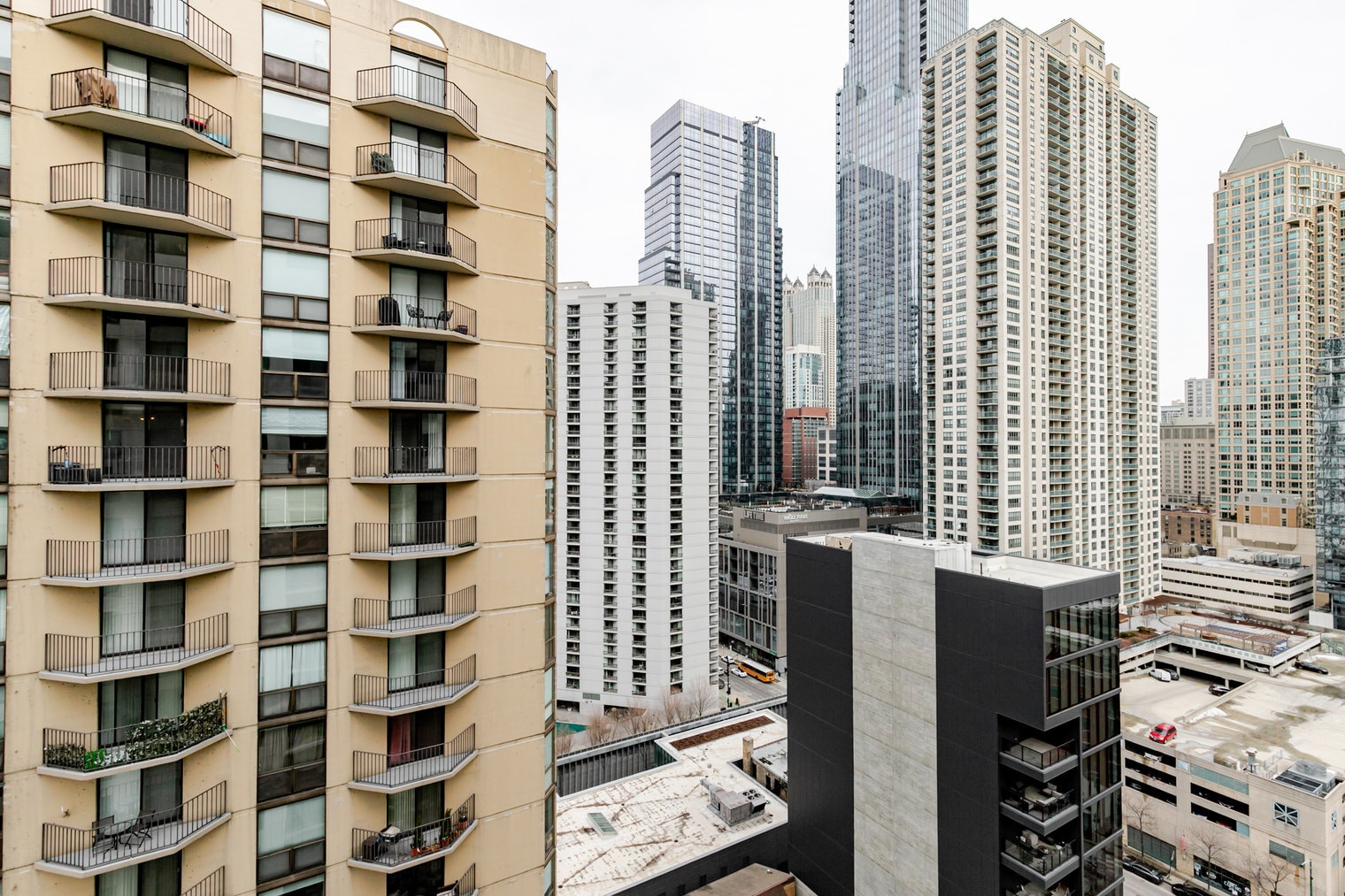 Building Photo - 77 W Huron St