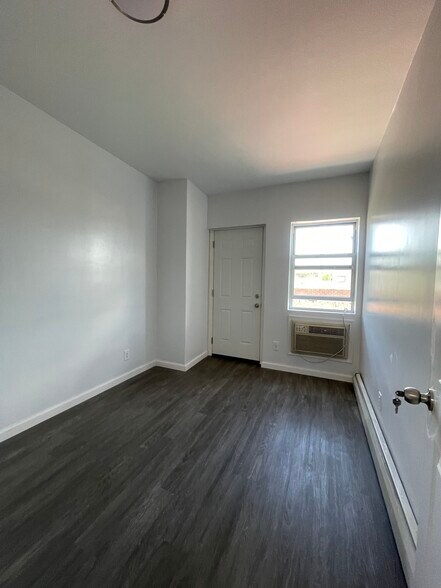 Building Photo - 32-35 61st St