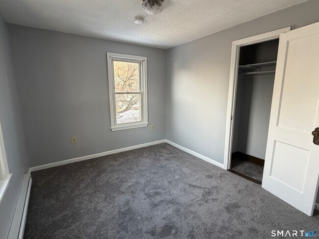 Building Photo - 3 Greenwood St