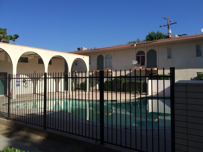 Pool - Breezeway Apartments