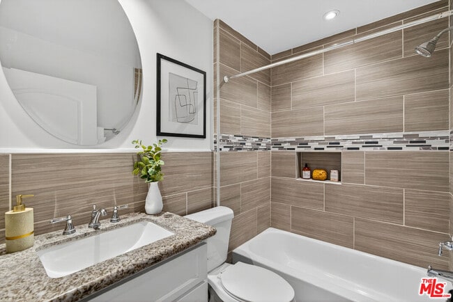 Building Photo - 1125 Pico Blvd