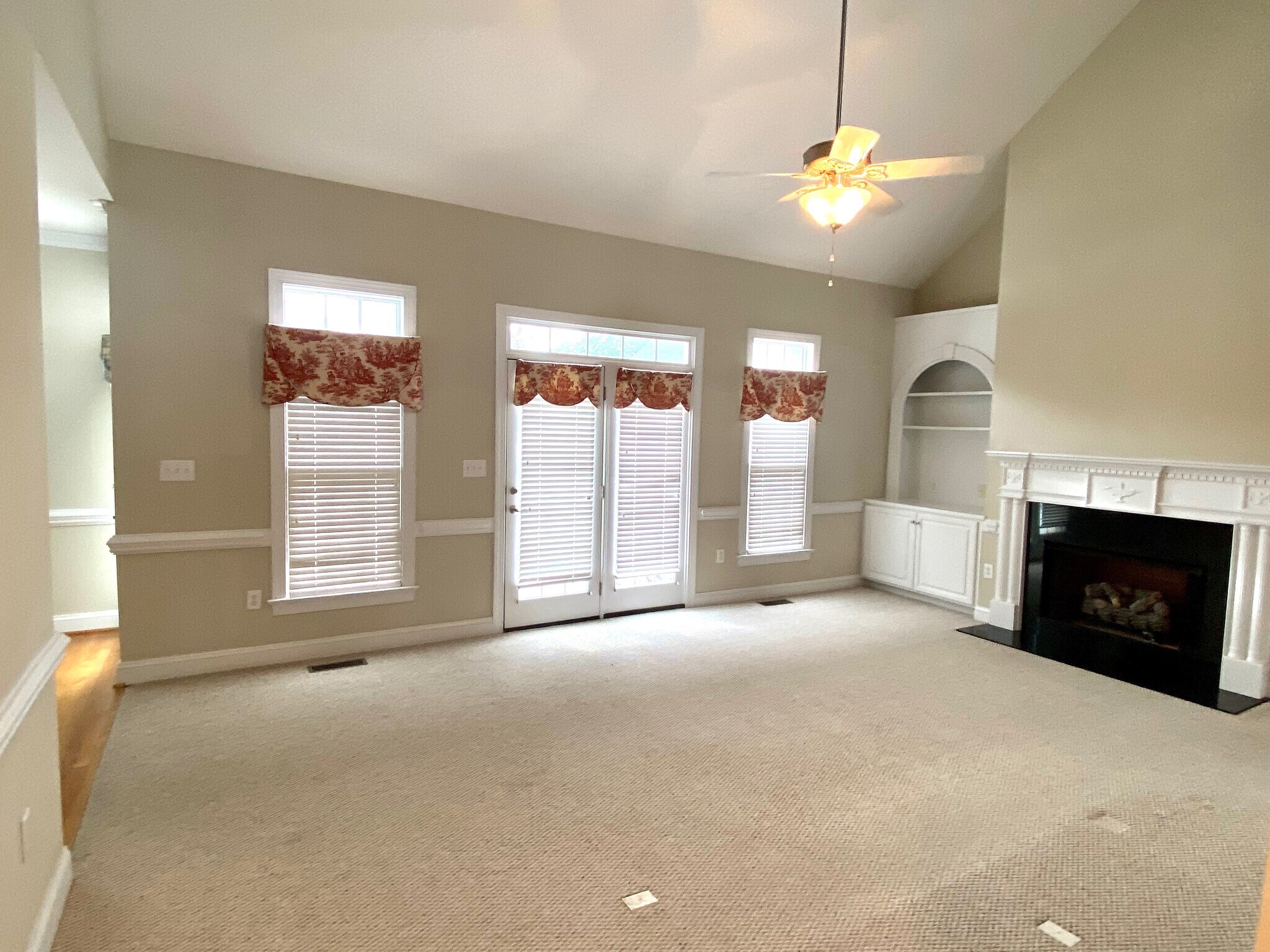 Building Photo - 4903 Pebble Beach Cir N