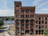 Building Photo - 155 S River St