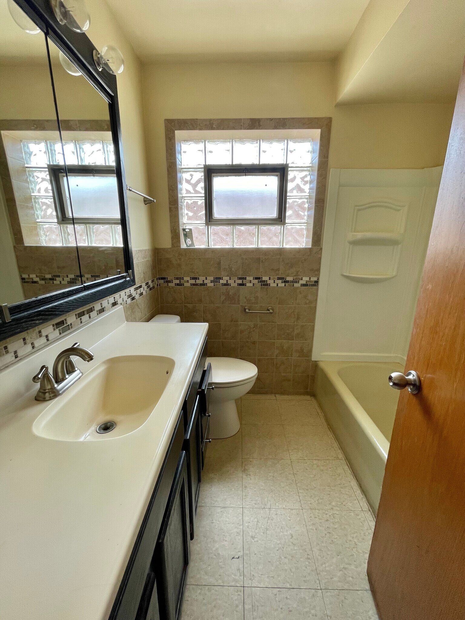 Building Photo - 5735 S Meade Ave