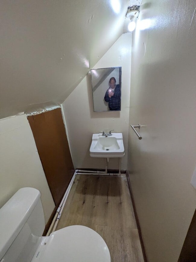 Building Photo - 1005 S Pittenger Rd