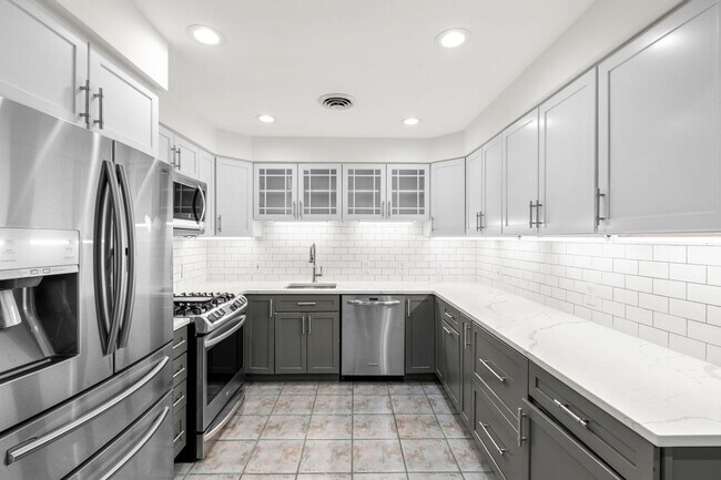 Building Photo - 3 Bed 2 Bath - Takoma Park Split Level - 1...