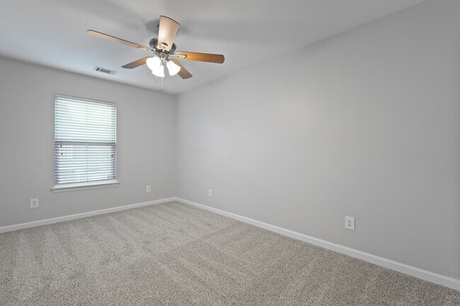 Building Photo - 10 Brown Thrasher Ct
