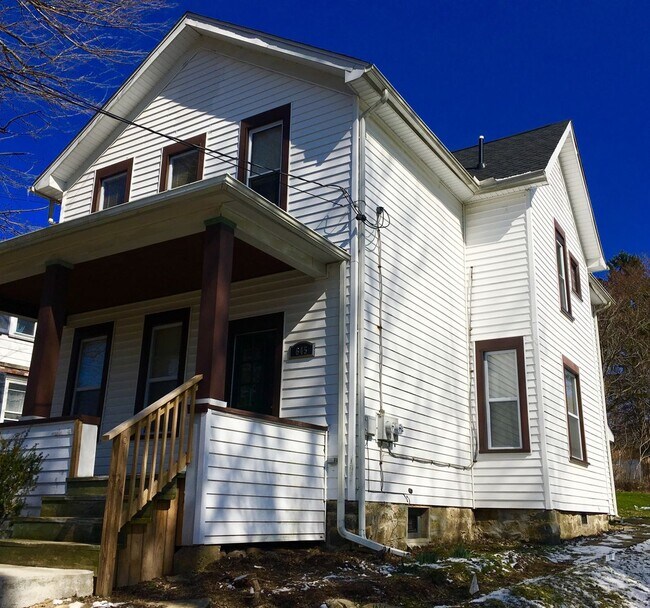 Building Photo - 645 Cullum St