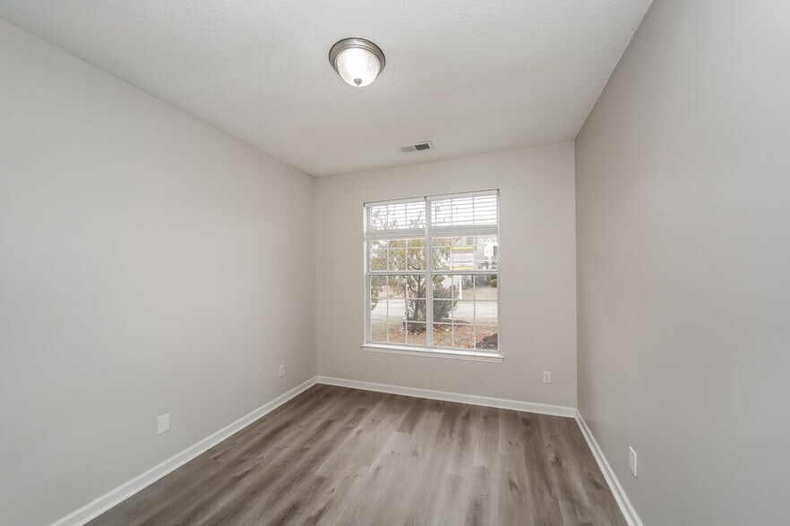 Building Photo - 1014 Cassabella Cove