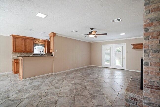 Building Photo - 28914 Pine Hill Dr