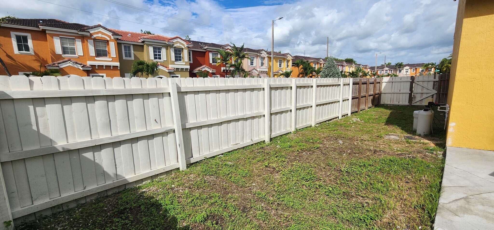 Building Photo - 640 SE 1st St