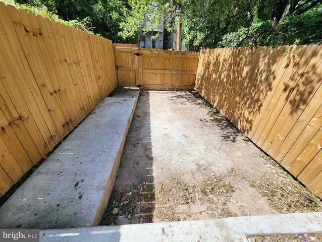 Building Photo - 2126 McCulloh St
