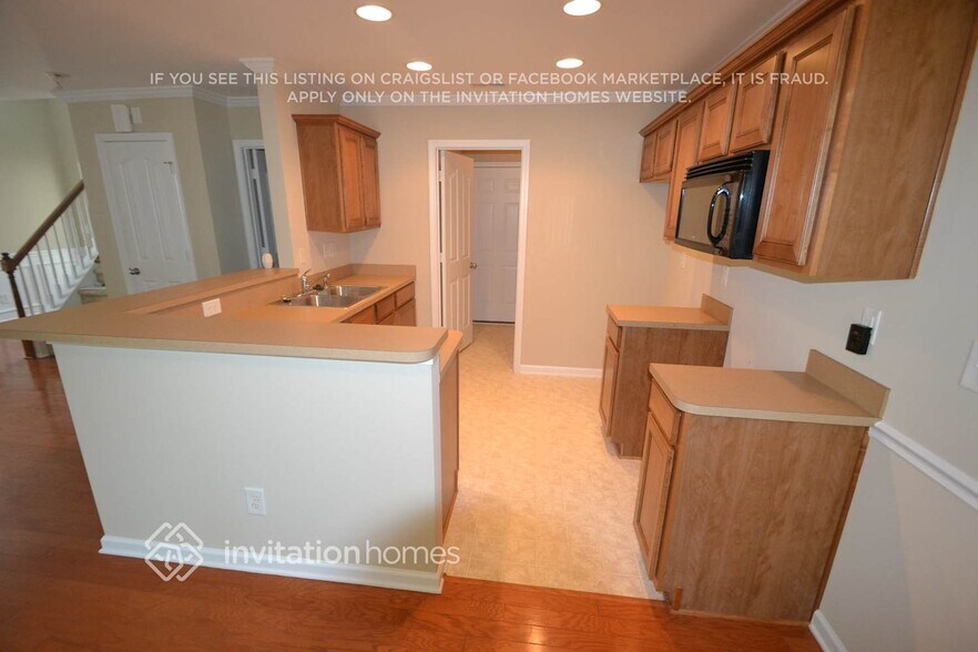Building Photo - 5420 Wyalong Dr
