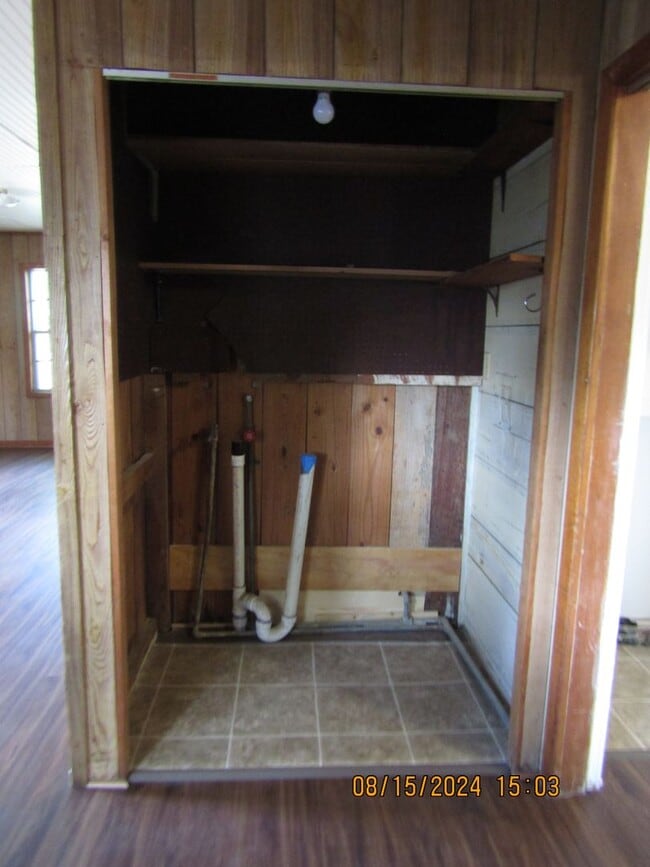 Building Photo - Very nice two-bedroom home located in the ...