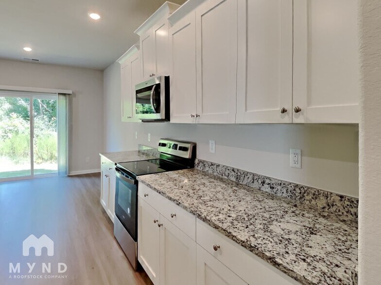 Building Photo - 189 Taverners Ln