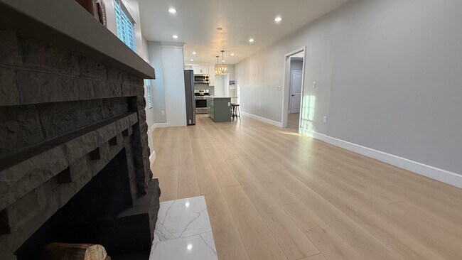 Building Photo - EPIC REA: Charming 2 Bed/ 1 Bath Home in O...
