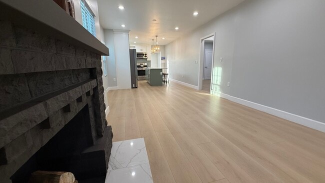 Building Photo - EPIC REA: Charming 2 Bed/ 1 Bath Home in Oakland’s Foothill Neighboorhood