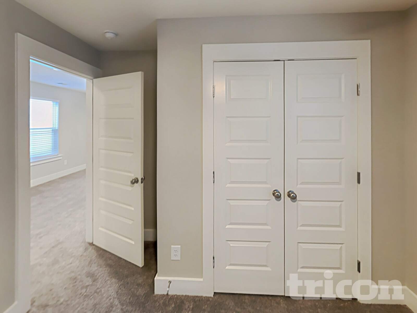 Building Photo - 1326 Sula Dr