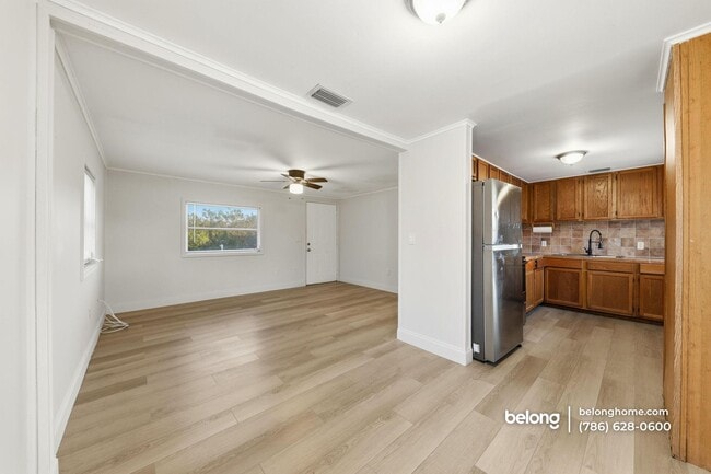 Building Photo - 1520 Hunter Rd