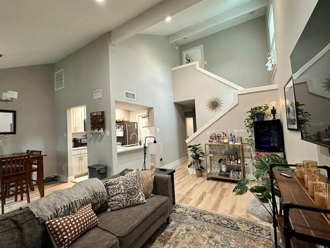 Primary Photo - 1712 Cinnamon Path