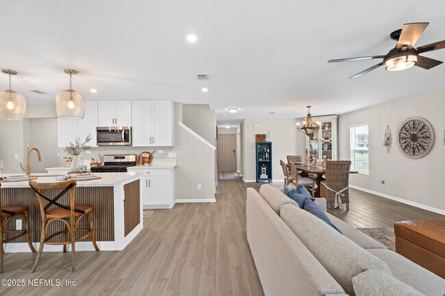 Building Photo - 2865 Firethorn Ave