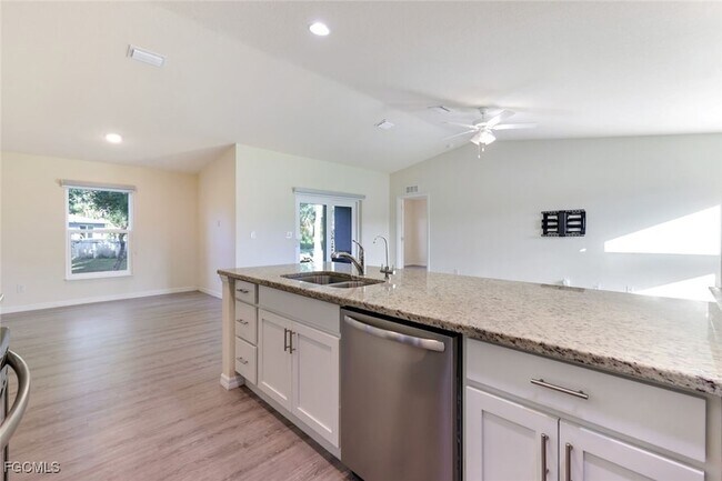 Building Photo - 5038 Tradewinds Cir