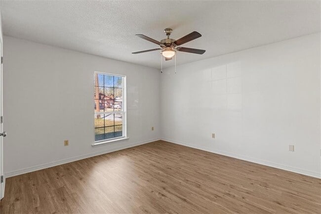 Building Photo - 212 Beech St