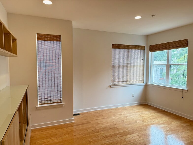 Building Photo - 115 Haines St