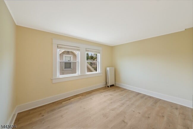 Building Photo - 28 N Hillside Ave