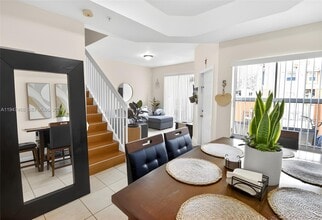 Building Photo - 910 SW 143rd Ave