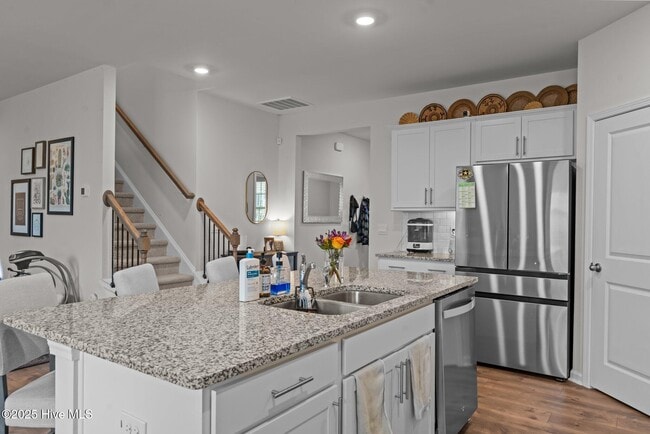 Building Photo - 2120 Wild Rdg Dr