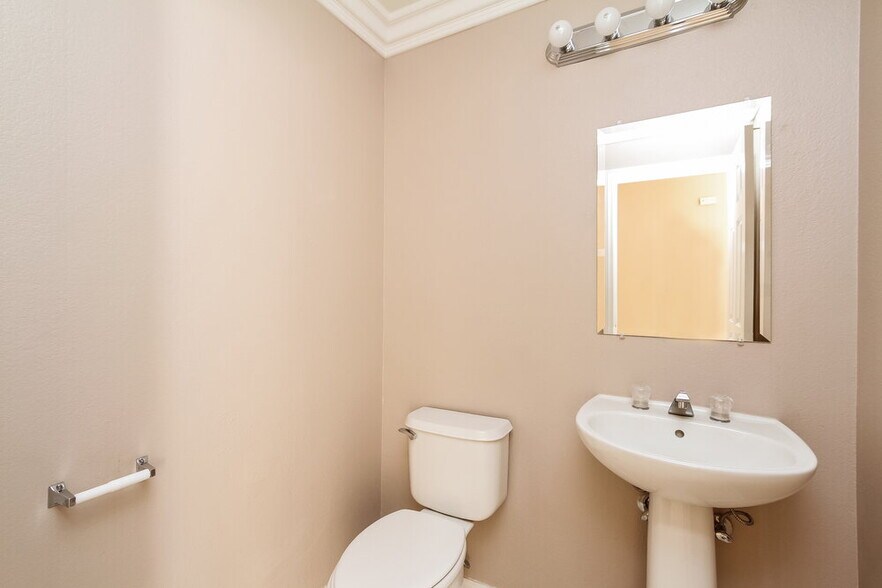 Building Photo - 1726 Sabatini Dr