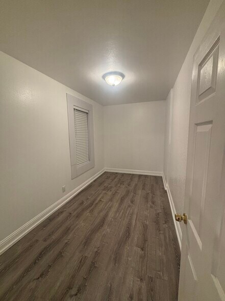 bed2 alt - 1700 California Ave S