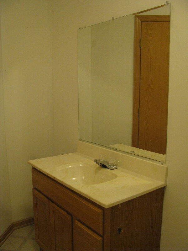 Building Photo - 357 Waterbury Dr