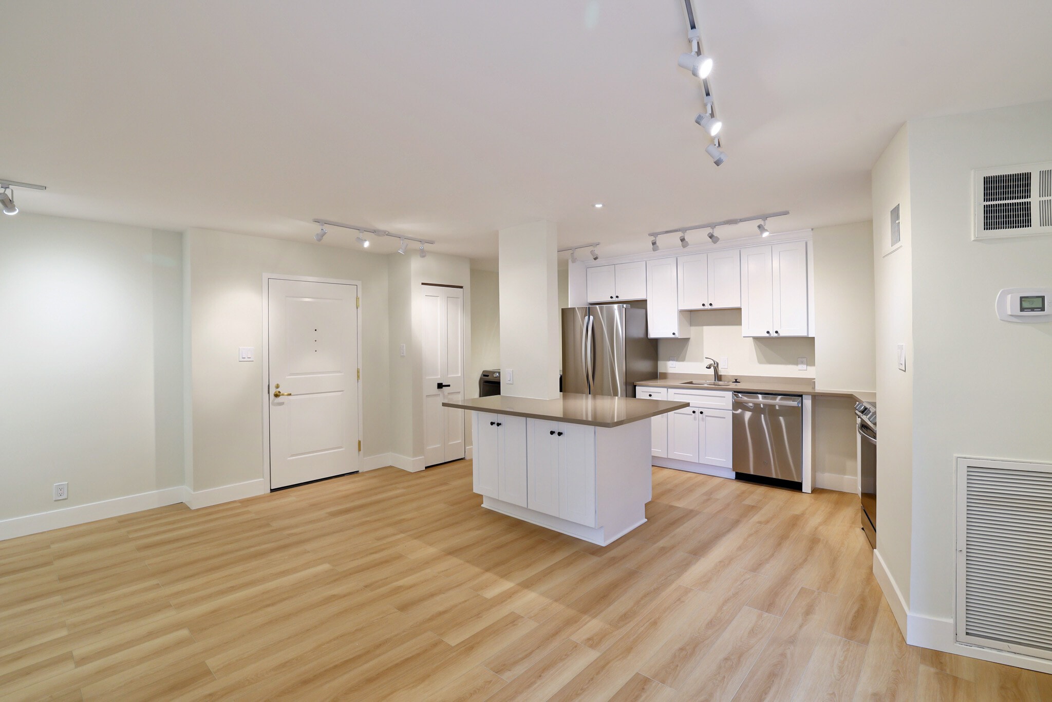 Building Photo - 4601 N Park Ave