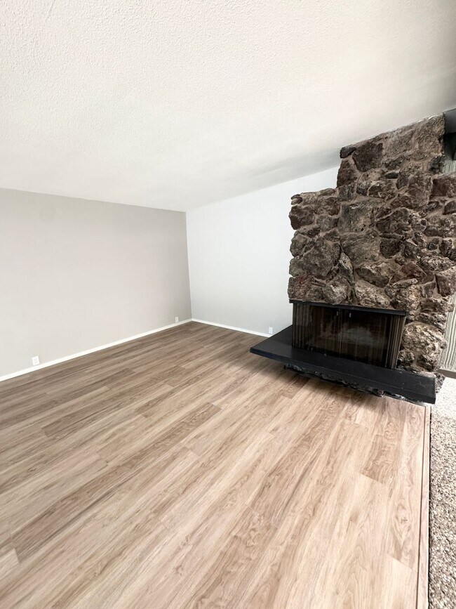 Building Photo - 1503 Brown Dr